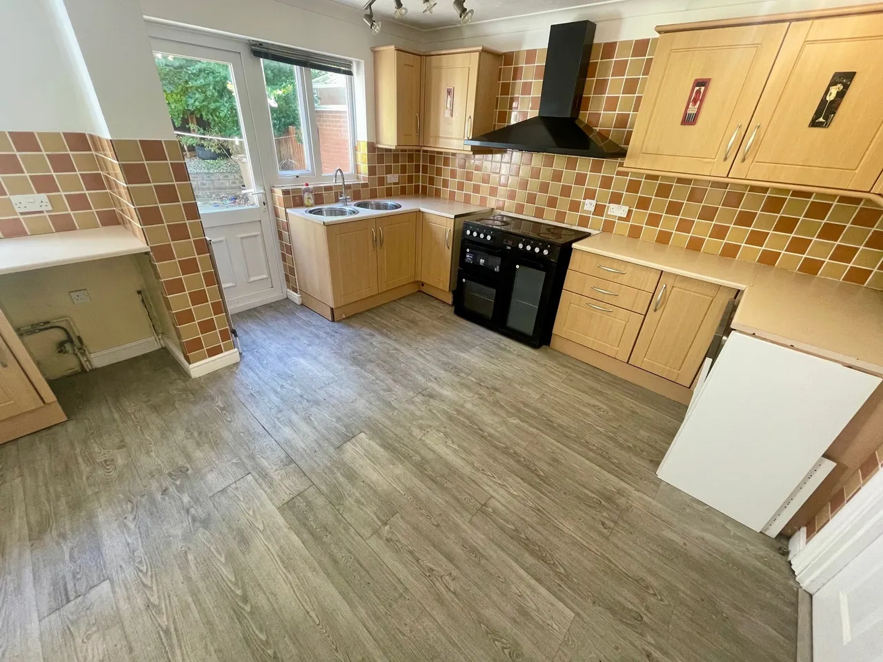 Lorimer Close, LU2, photo 9