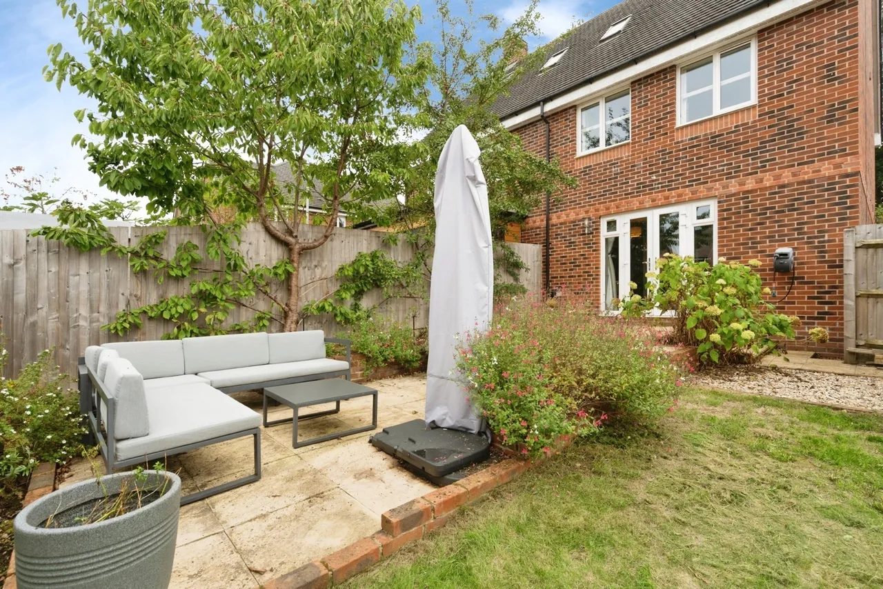 Brickwork Avenue, Liphook, GU30, photo 11