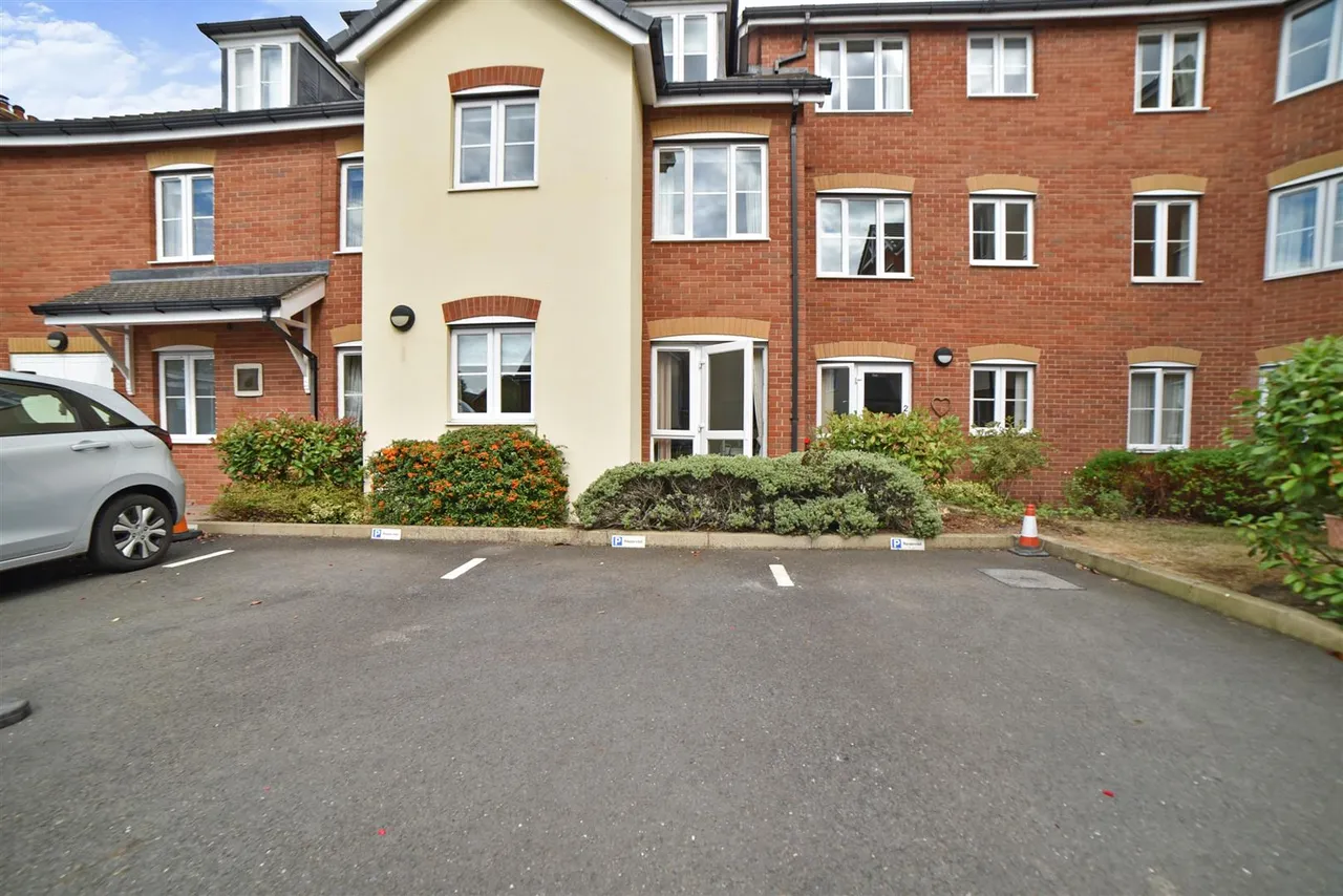 1 bed house for sale, Queens Road, Attleborough, NR17