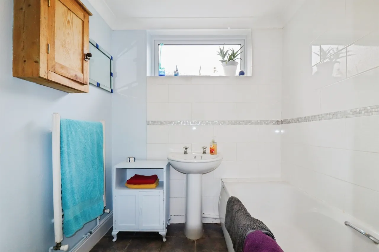Melbourne Road, Lowestoft, NR32, photo 16
