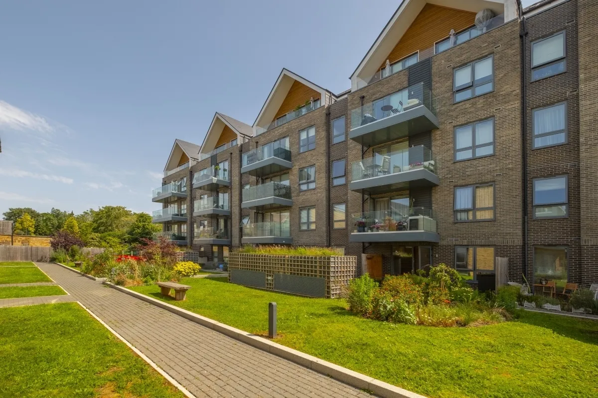 1 bed flat to rent, Antoinette Close, Kingston Upon Thames, KT1