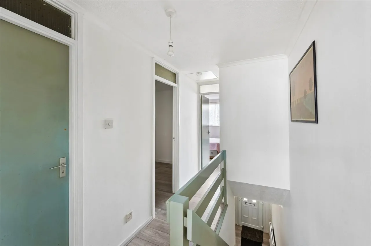 Lomond Close, London, N15, photo 14
