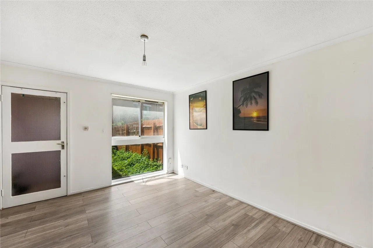 Lomond Close, London, N15, photo 6