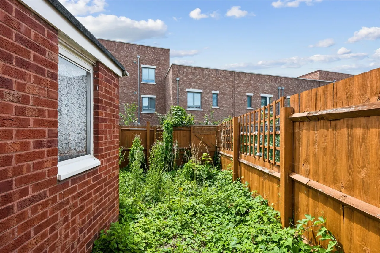 Lomond Close, London, N15, photo 16