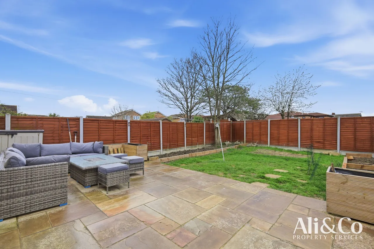 Village Drive, Canvey Island, Essex, SS8 0LJ, photo 14