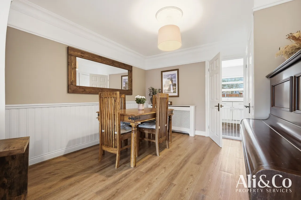 Village Drive, Canvey Island, Essex, SS8 0LJ, photo 9