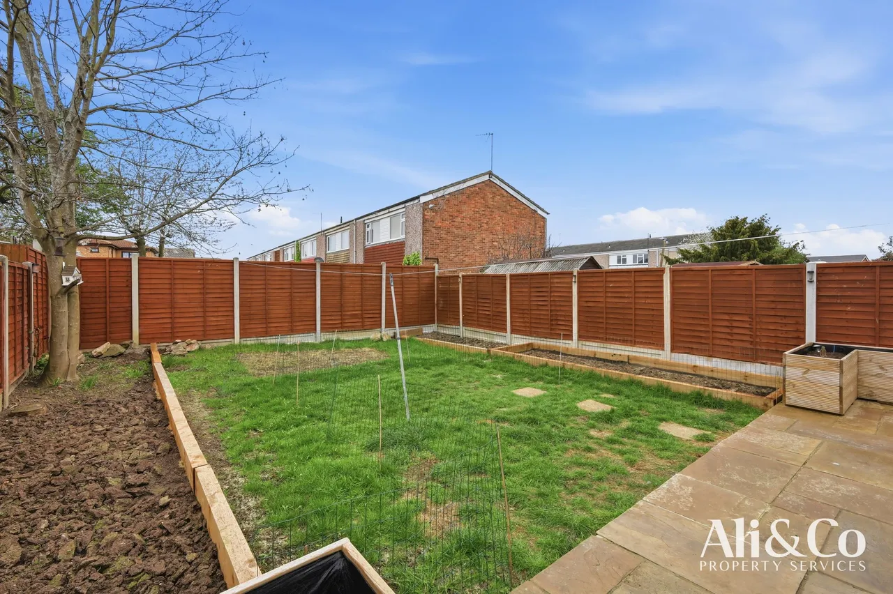 Village Drive, Canvey Island, Essex, SS8 0LJ, photo 13