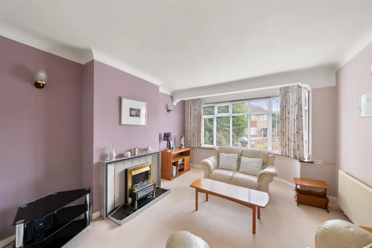 Cotswold Close, Uxbridge, photo 4