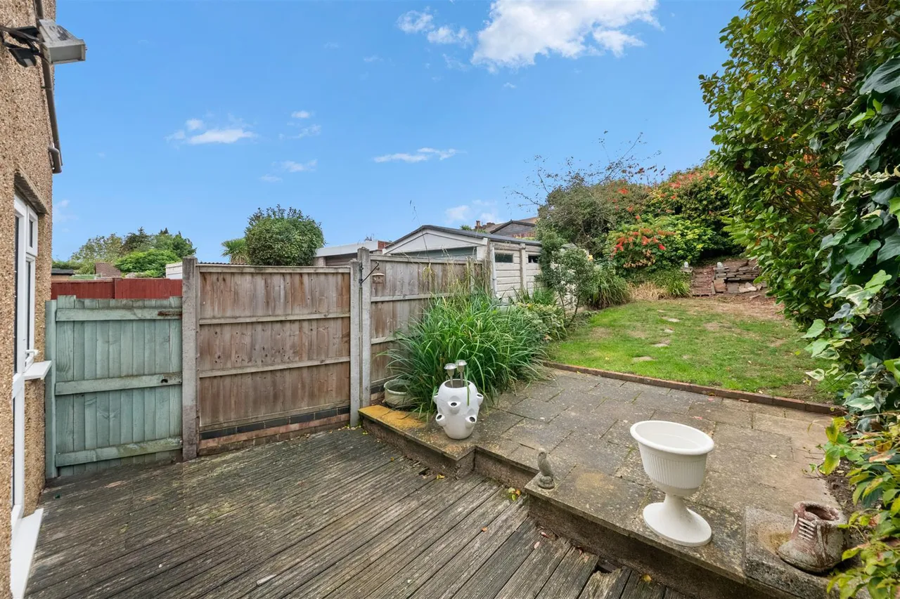 Cotswold Close, Uxbridge, photo 10