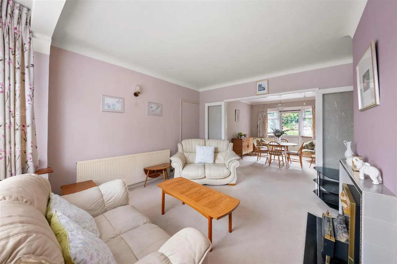 Cotswold Close, Uxbridge, photo 2