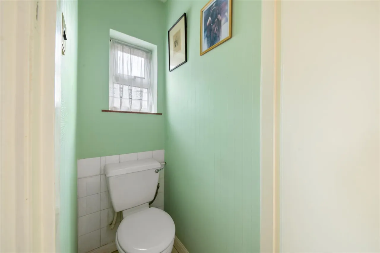 Cotswold Close, Uxbridge, photo 9