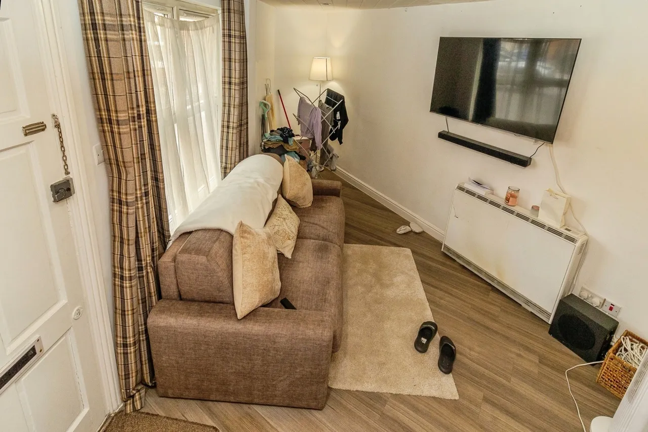 Caledonian Road, New Bradwell, MK13, photo 15