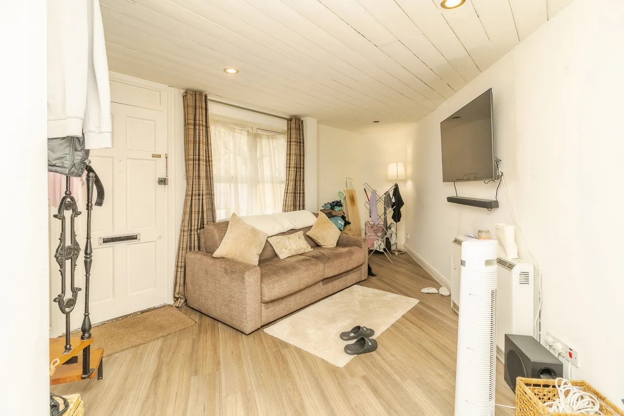 Caledonian Road, New Bradwell, MK13, photo 11