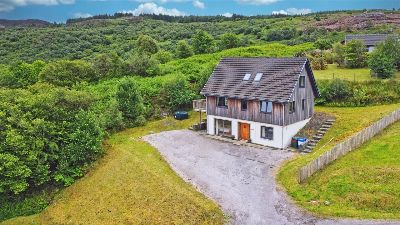 5 bed house for sale — Harbour Vista, Achnaglach, Campbeltown Road, Tarbert, PA296SX