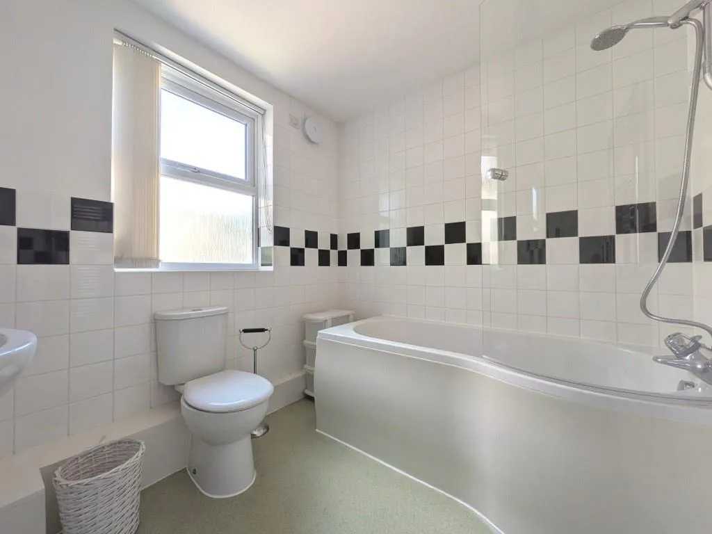 St. Pauls Road West, Dorking, RH4, photo 5