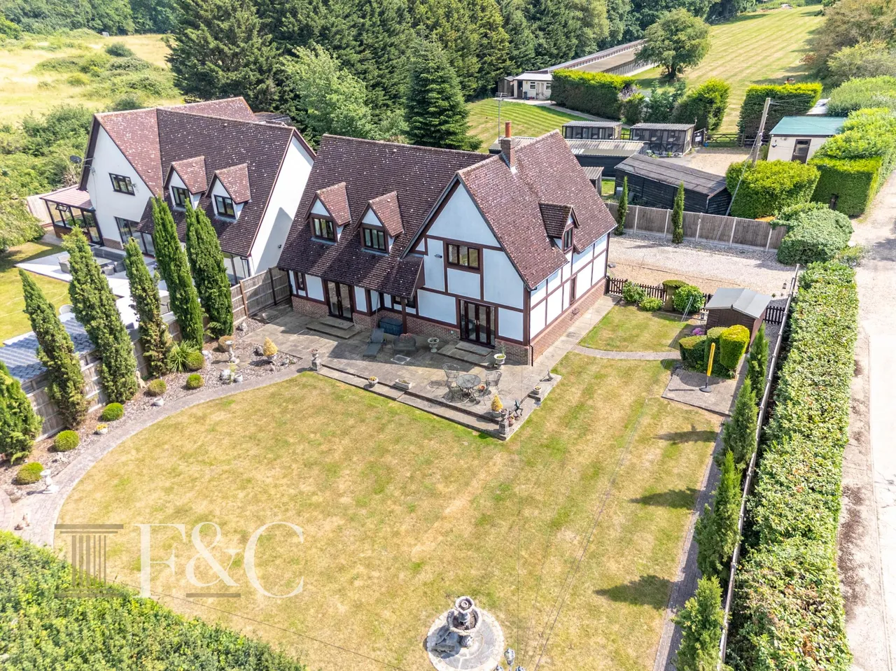 4 bed house for sale, Roydon Road