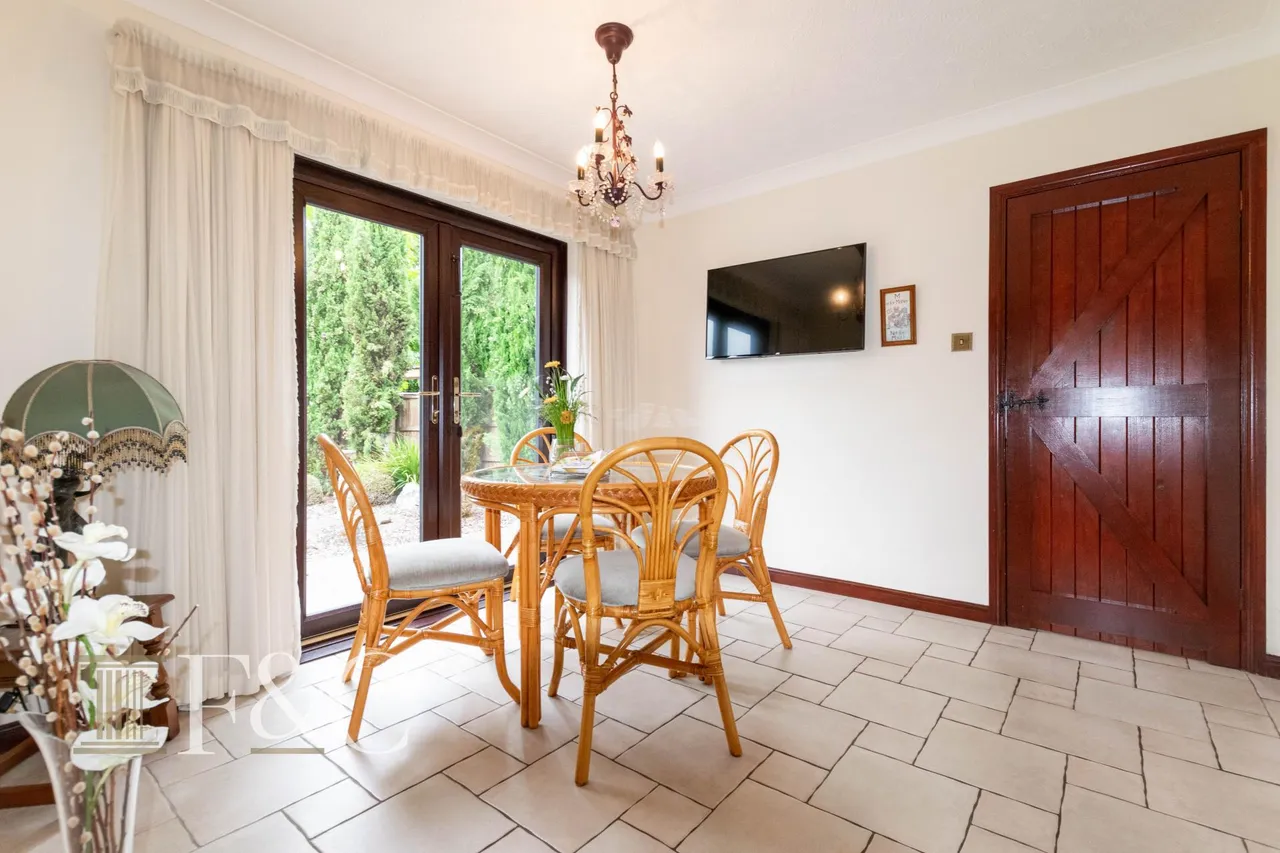 Roydon Road, photo 11