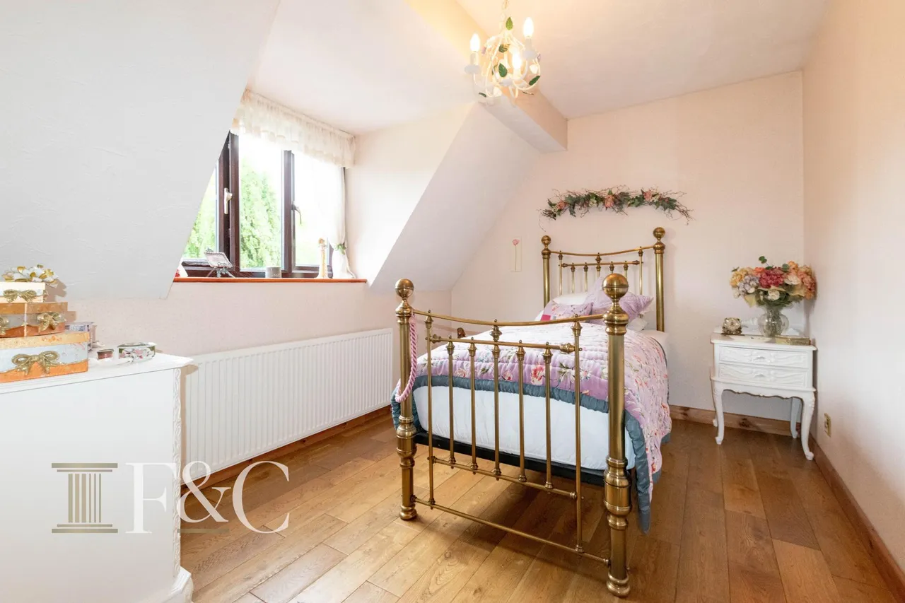 Roydon Road, photo 19