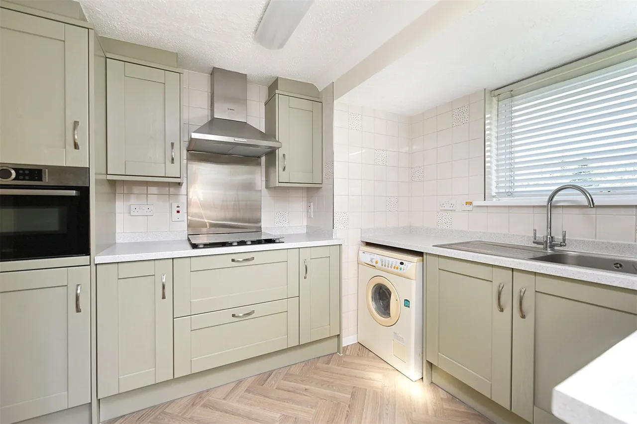 Rowcroft Close, Ash Vale, Guildford, Surrey, GU12 5LH, photo 3