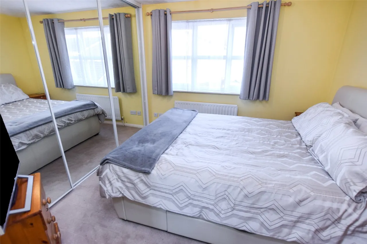 Alpine Close, Farnborough, Hampshire, GU14 0RN, photo 7