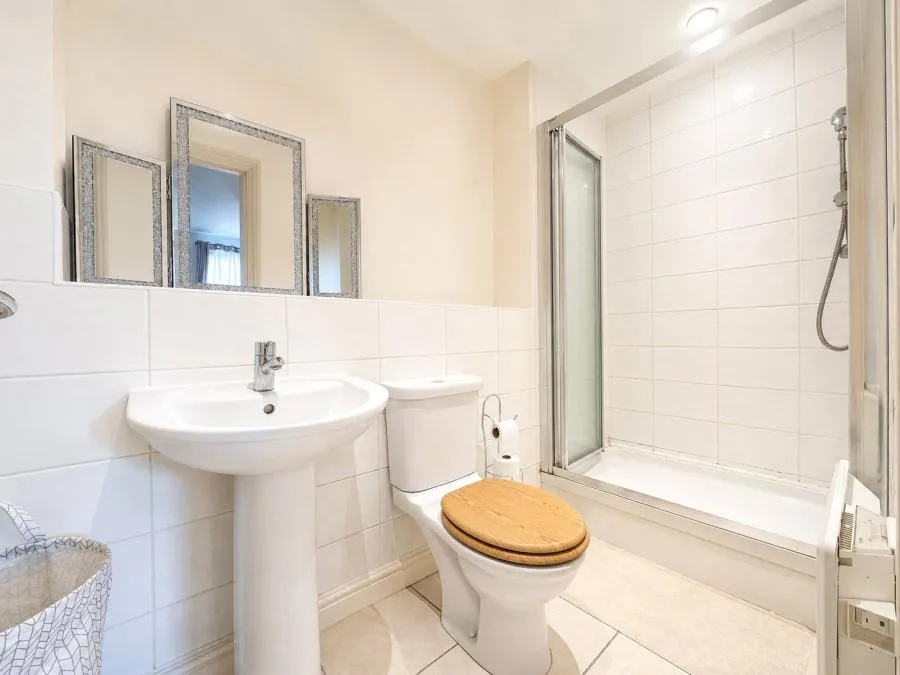 Manor Gardens Close, Loughborough, LE11, photo 11