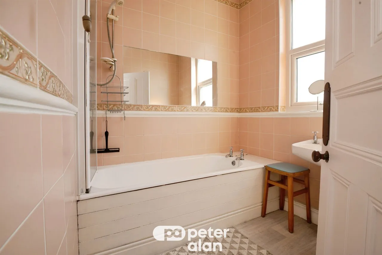 Pen-Y-Lan Terrace, Cardiff, CF23, photo 13