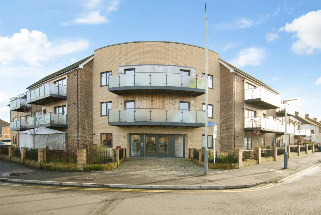 Sutton Court Road, Uxbridge, photo 16