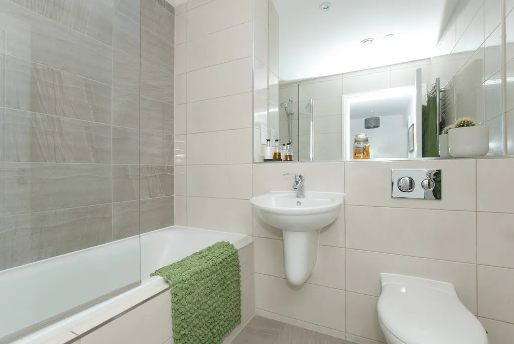 Sutton Court Road, Uxbridge, photo 22