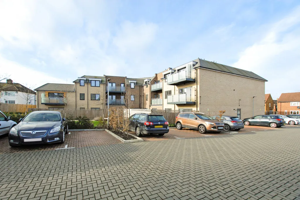 Sutton Court Road, Uxbridge, photo 26
