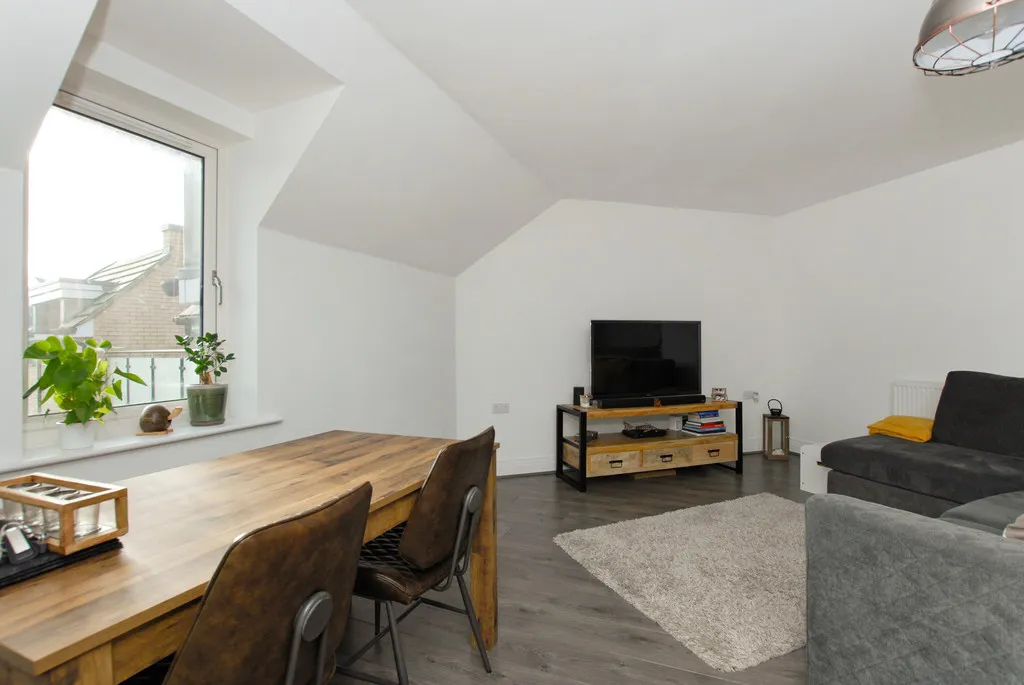 Sutton Court Road, Uxbridge, photo 29