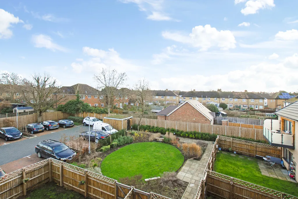 Sutton Court Road, Uxbridge, photo 10