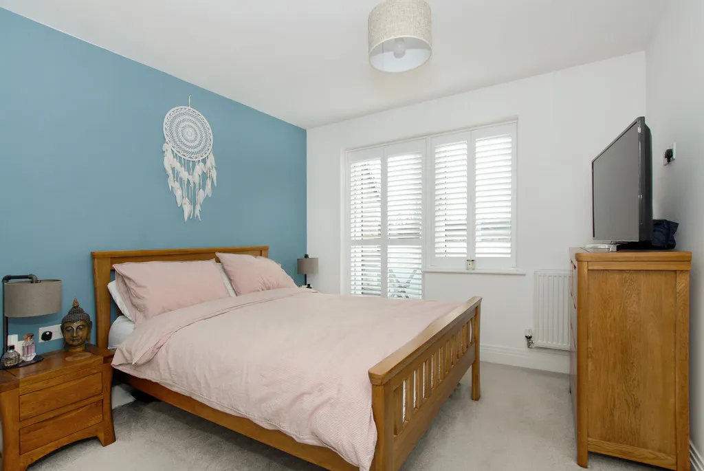 Sutton Court Road, Uxbridge, photo 20