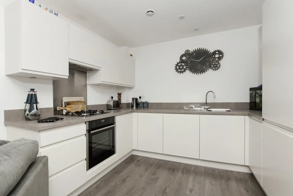 Sutton Court Road, Uxbridge, photo 18