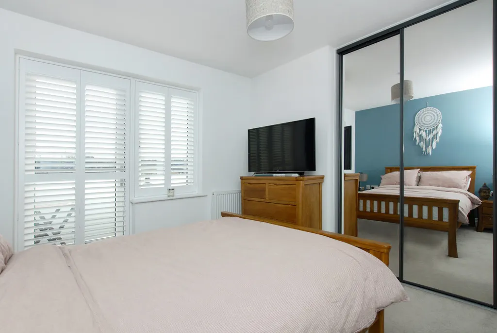 Sutton Court Road, Uxbridge, photo 9
