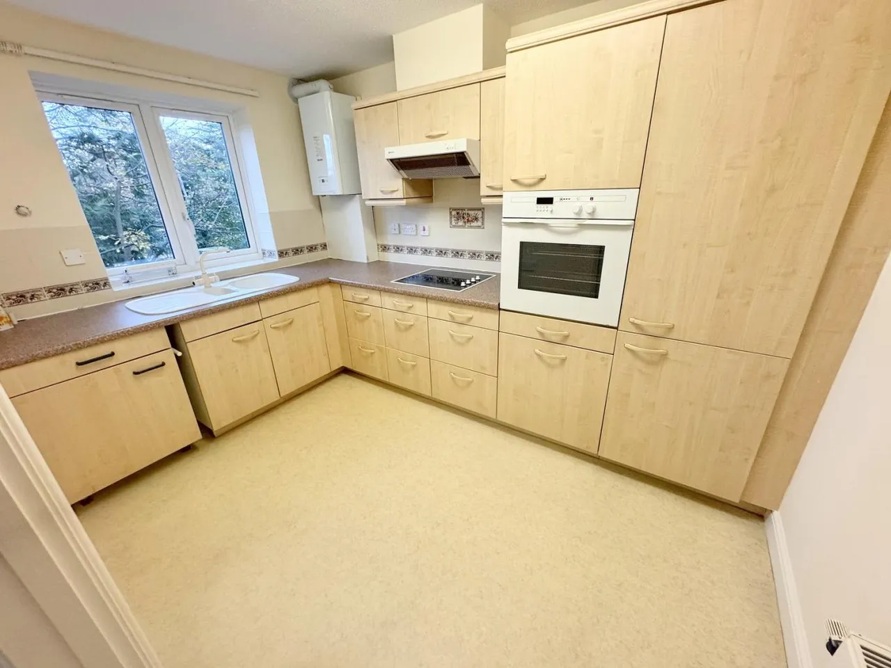 Lindsay Road, BH13, photo 4