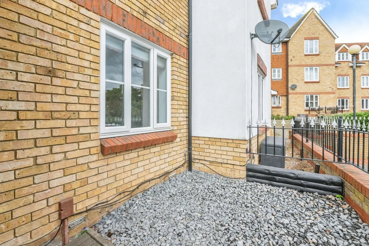 Highgrove Mews, Grays, Essex, RM17, photo 15