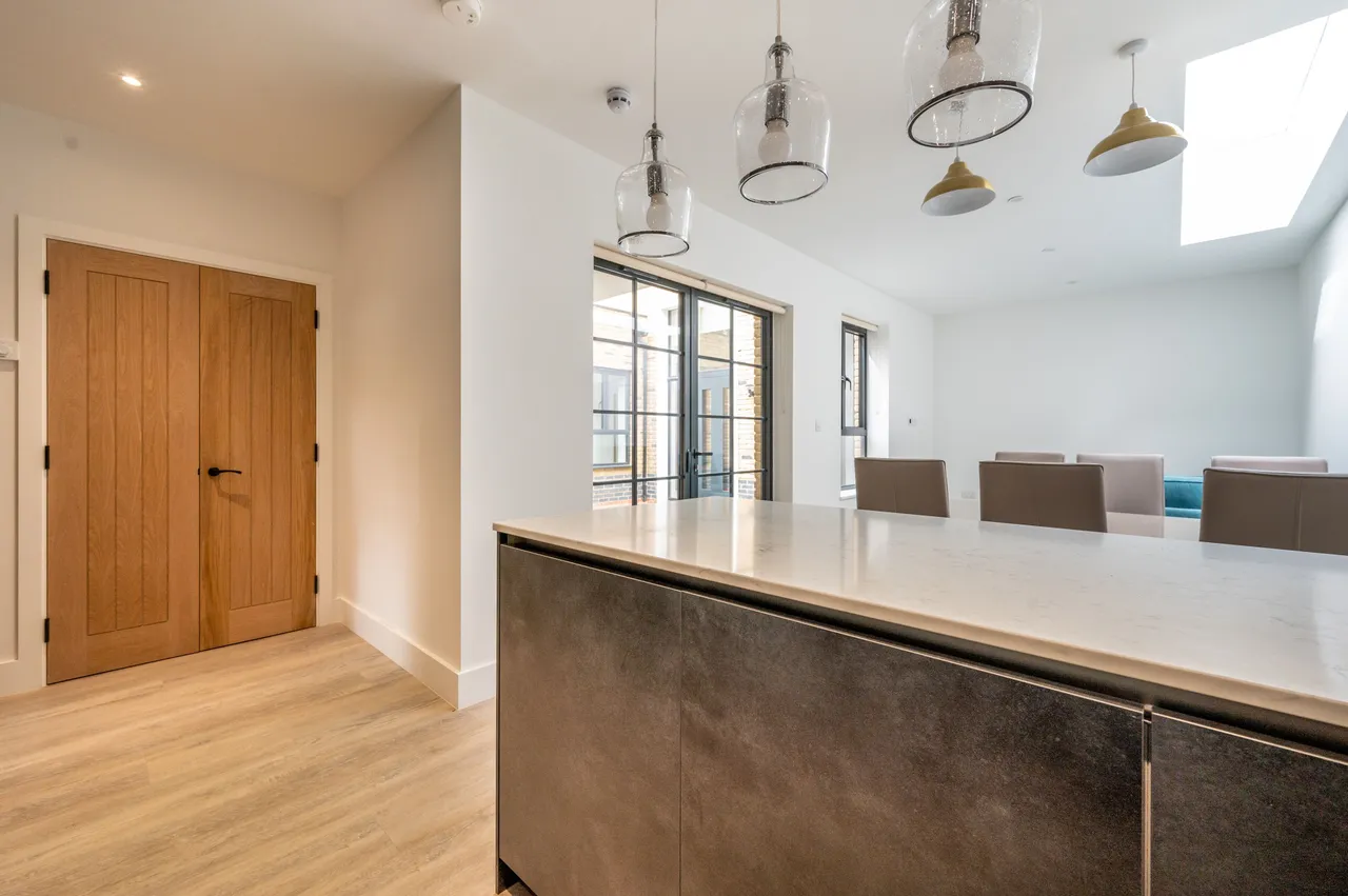 1 Belford House, 53 Hampton Road, London, photo 2