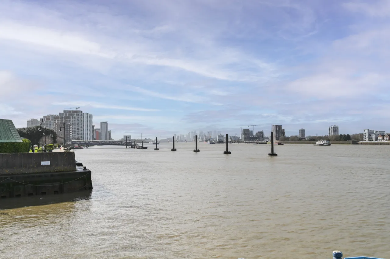London, SE18, photo 23