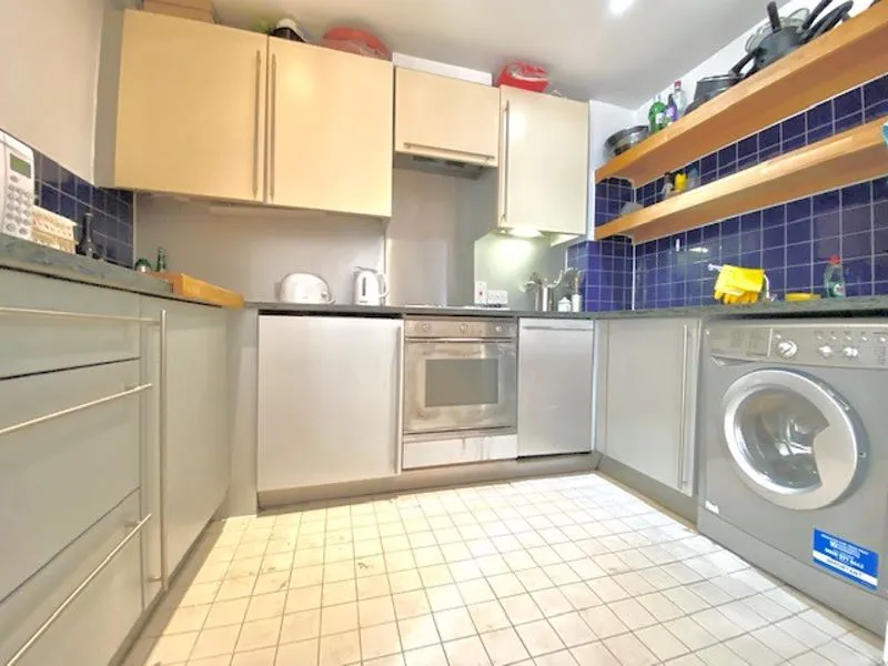 Commercial Road Aldgate East, London E1 1LF, photo 2