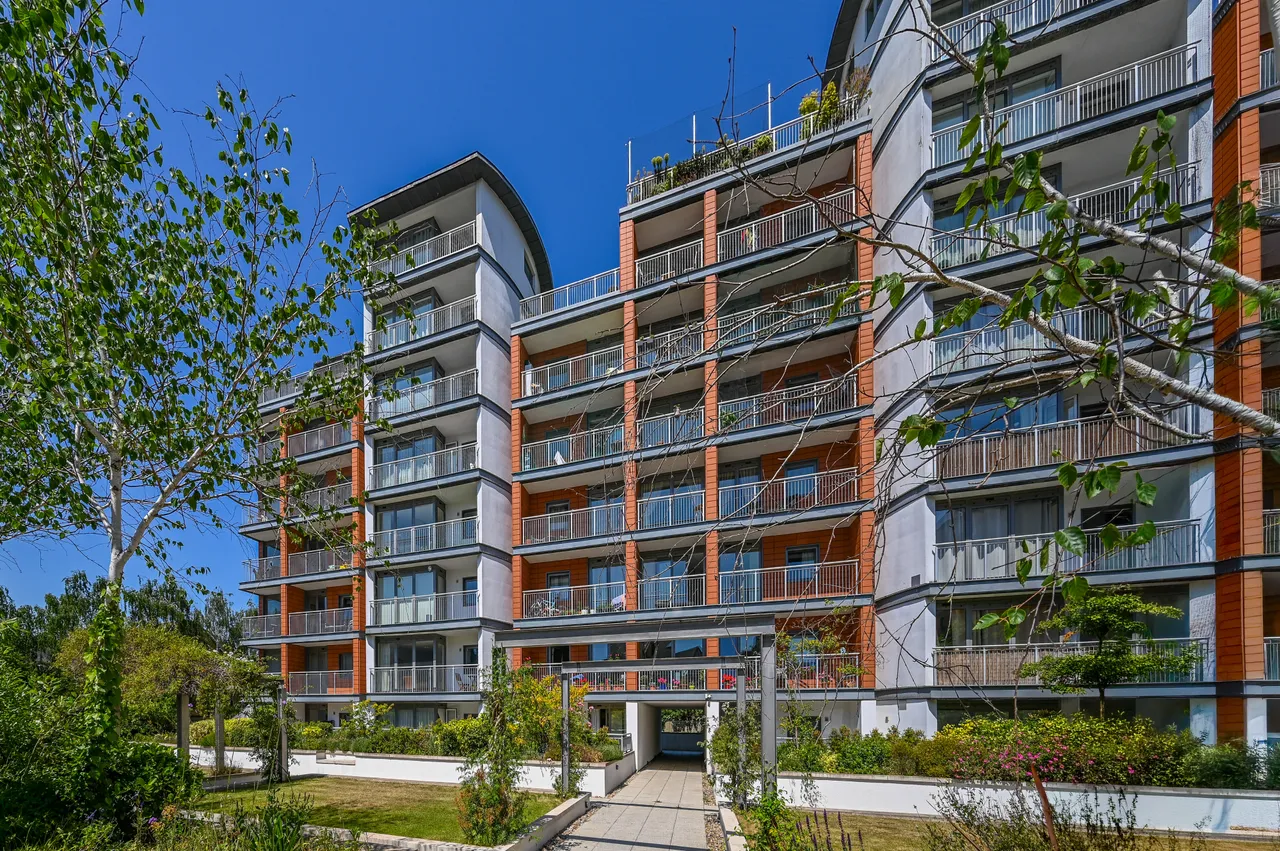 61 Holland Gardens, Brentford, photo 11