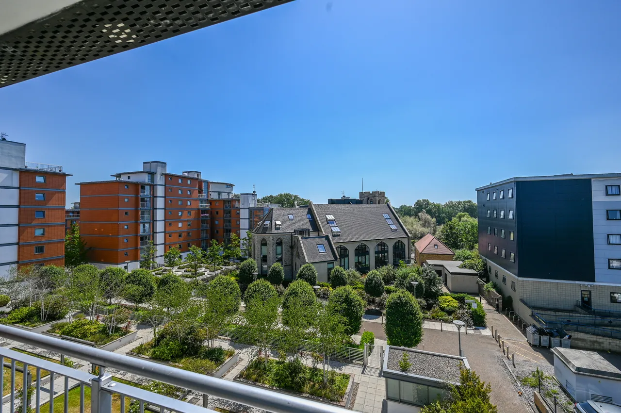 61 Holland Gardens, Brentford, photo 6