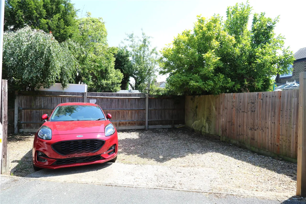 Minniedale, Surbiton, KT5, photo 11