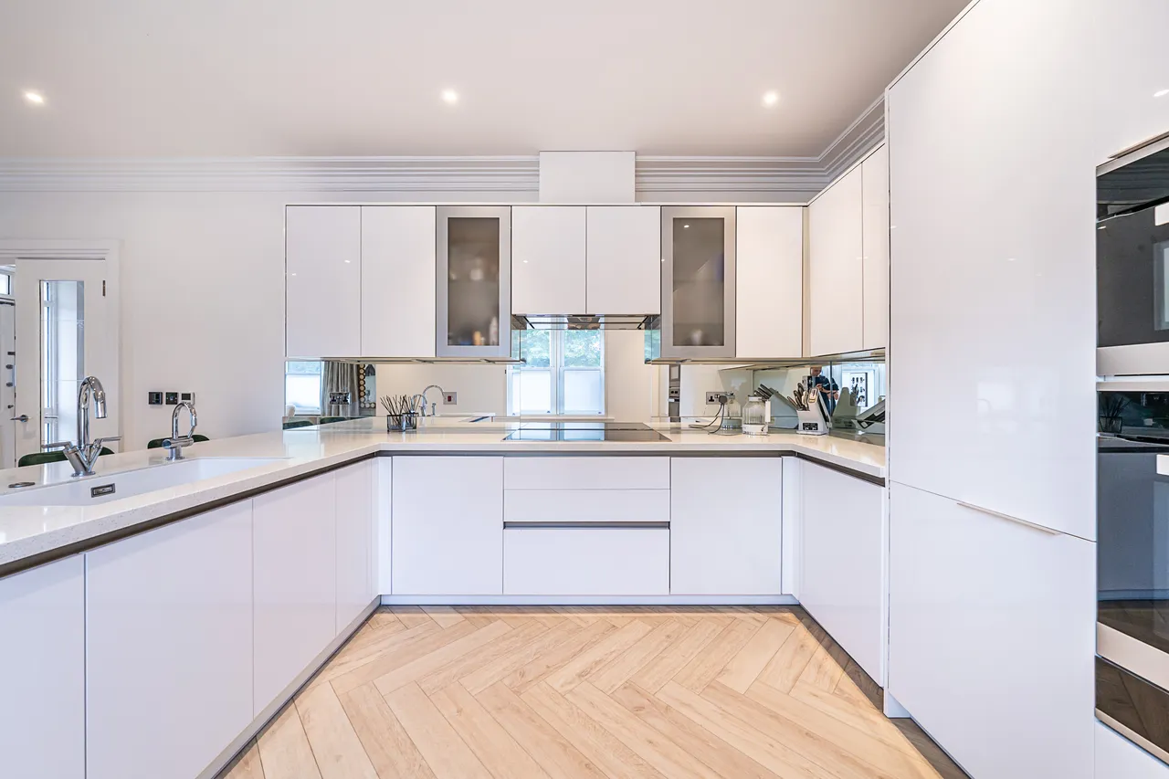 Battersea Park Road, London, SW11, photo 10