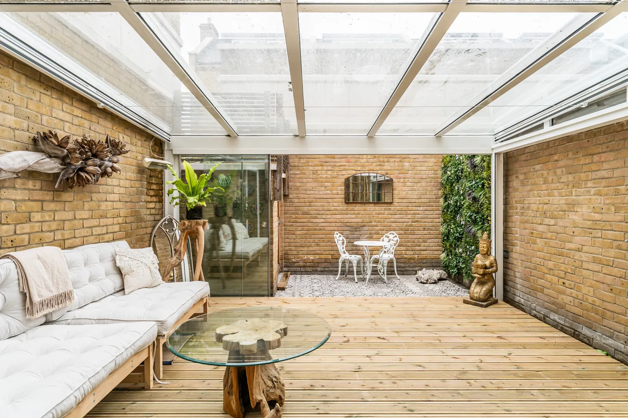 Battersea Park Road, London, SW11, photo 12