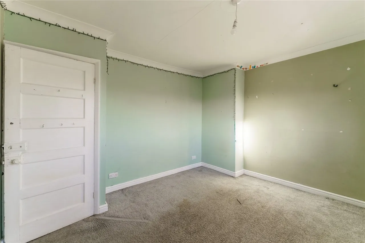 Walton Road, Upton, WF9, photo 13