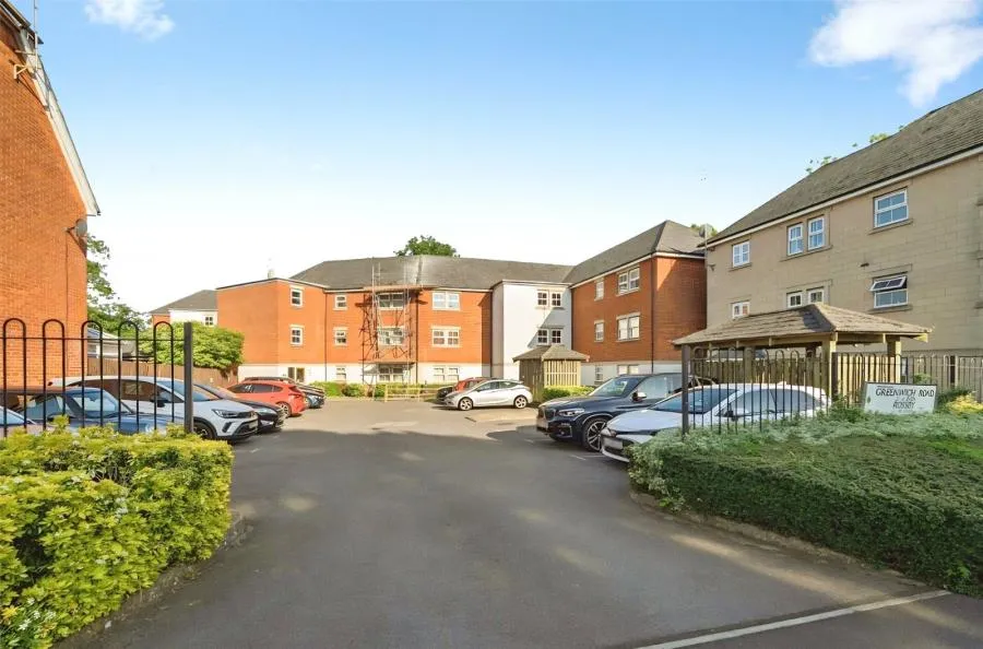 2 bed flat for sale, Rossby, Shinfield, RG2
