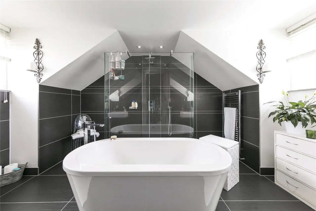 The Grove, Guildford Road, Effingham, Surrey, KT24, photo 4