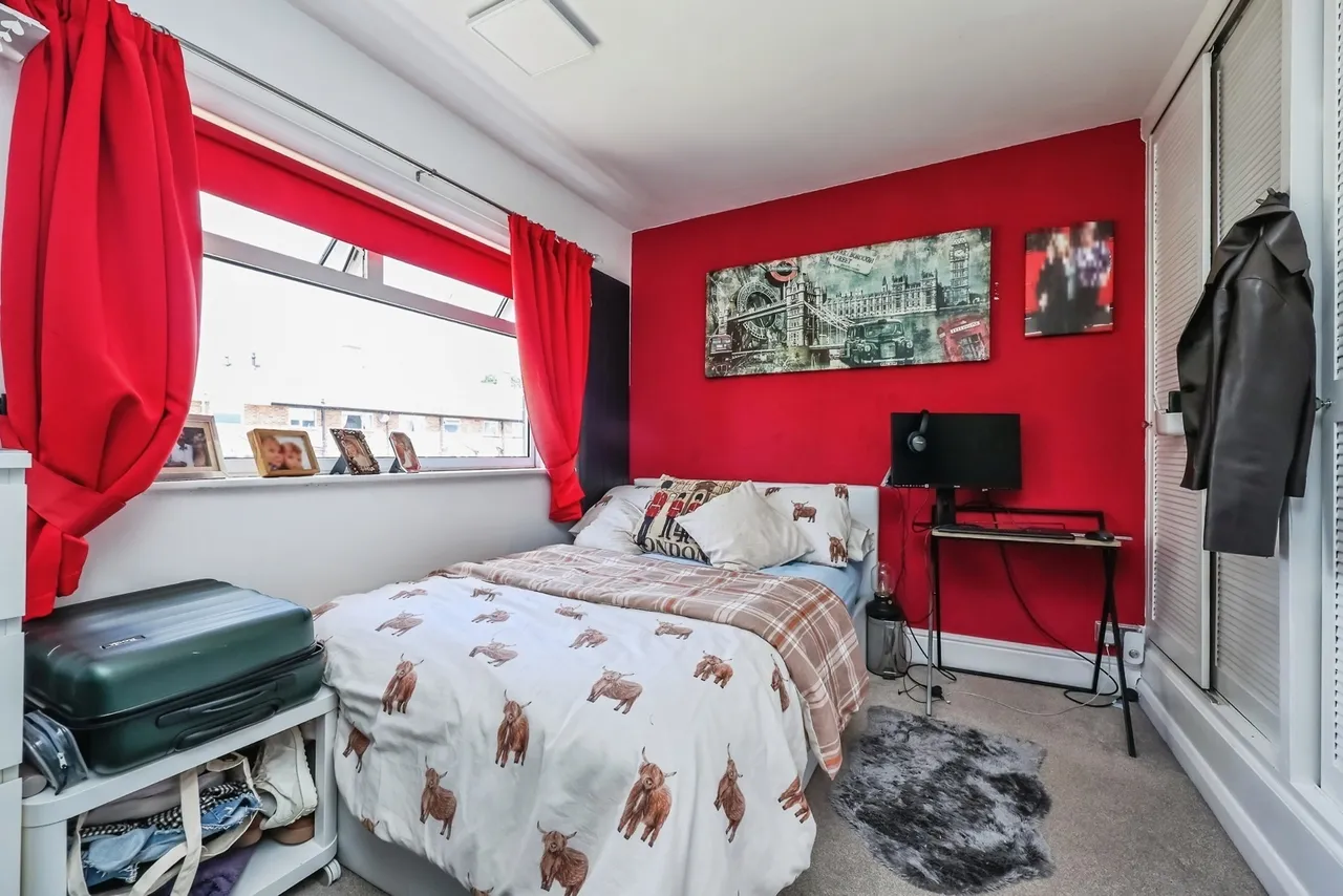 Listowel Crescent, Clifton, Nottingham, NG11, photo 10
