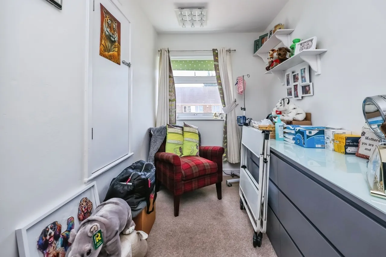 Listowel Crescent, Clifton, Nottingham, NG11, photo 11