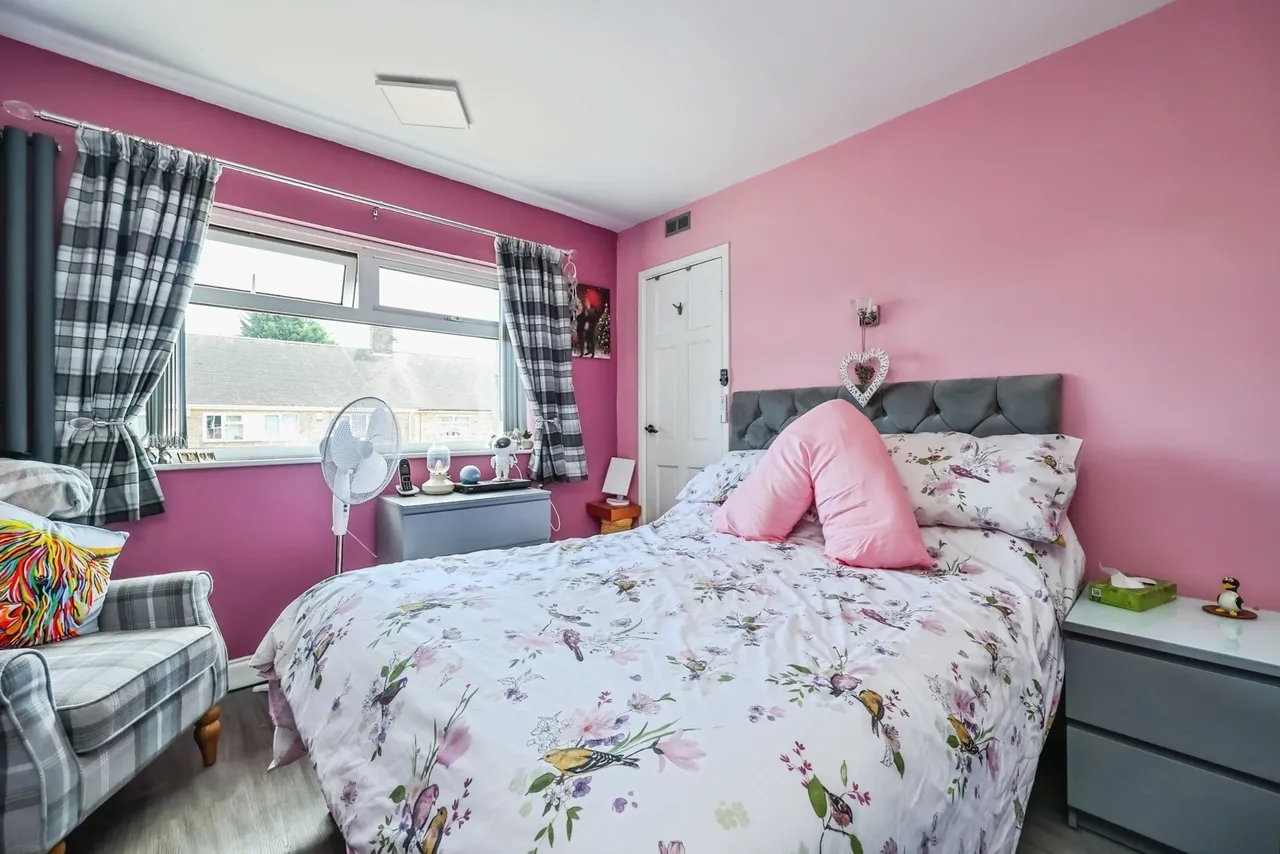 Listowel Crescent, Clifton, Nottingham, NG11, photo 9